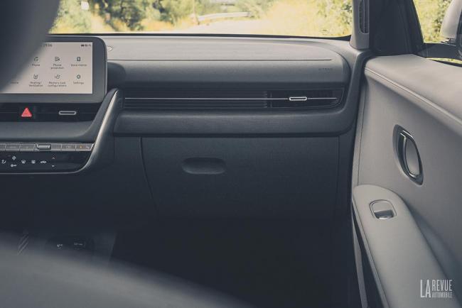 Interieur_hyundai-ioniq-5-htrac-306ch-essai_12